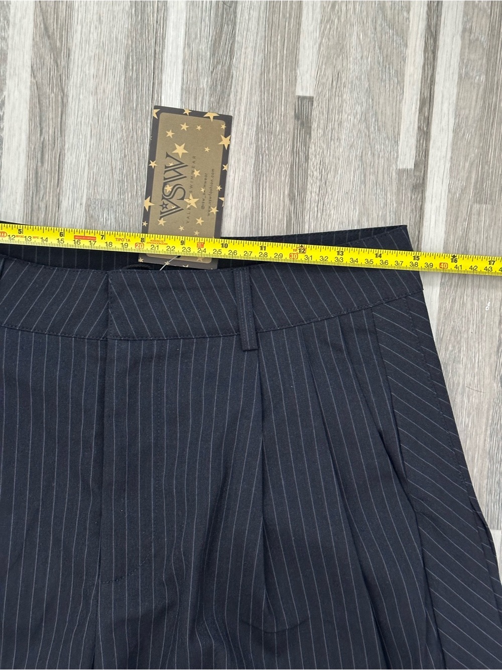 Aaron & Amber Pinstripe Barrel Pants, NWT, Size M, Dark Blue Women’s - Picture 10 of 11